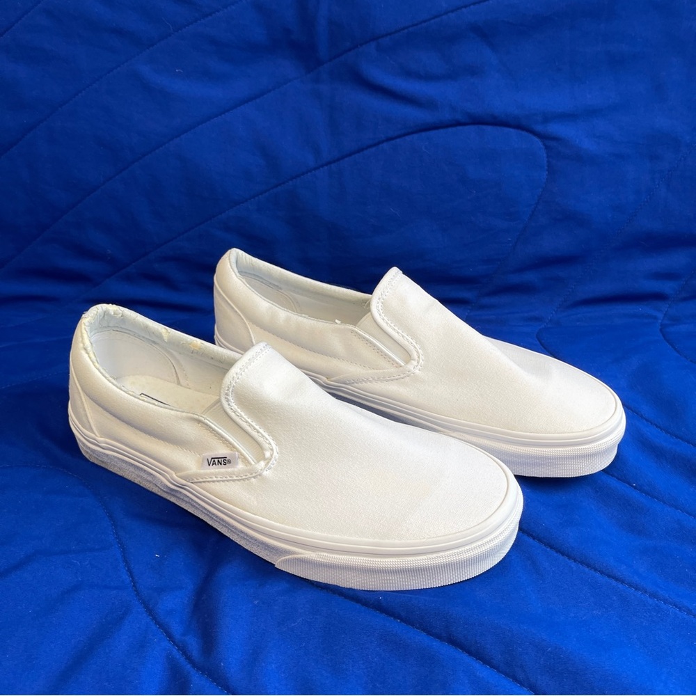 Vans Classic White Unisex Slip on (US men 9 and Women 10.5)